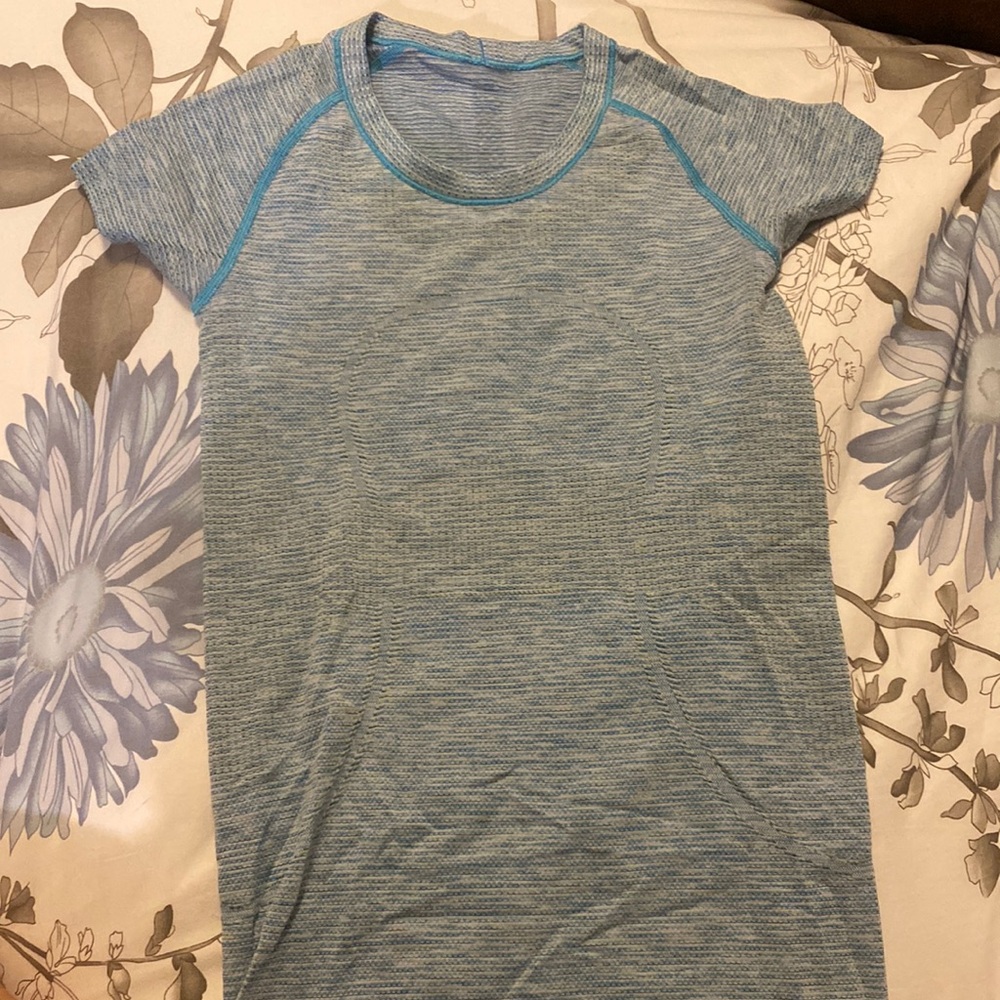 Lululemon Blue run swiftly tank size 4